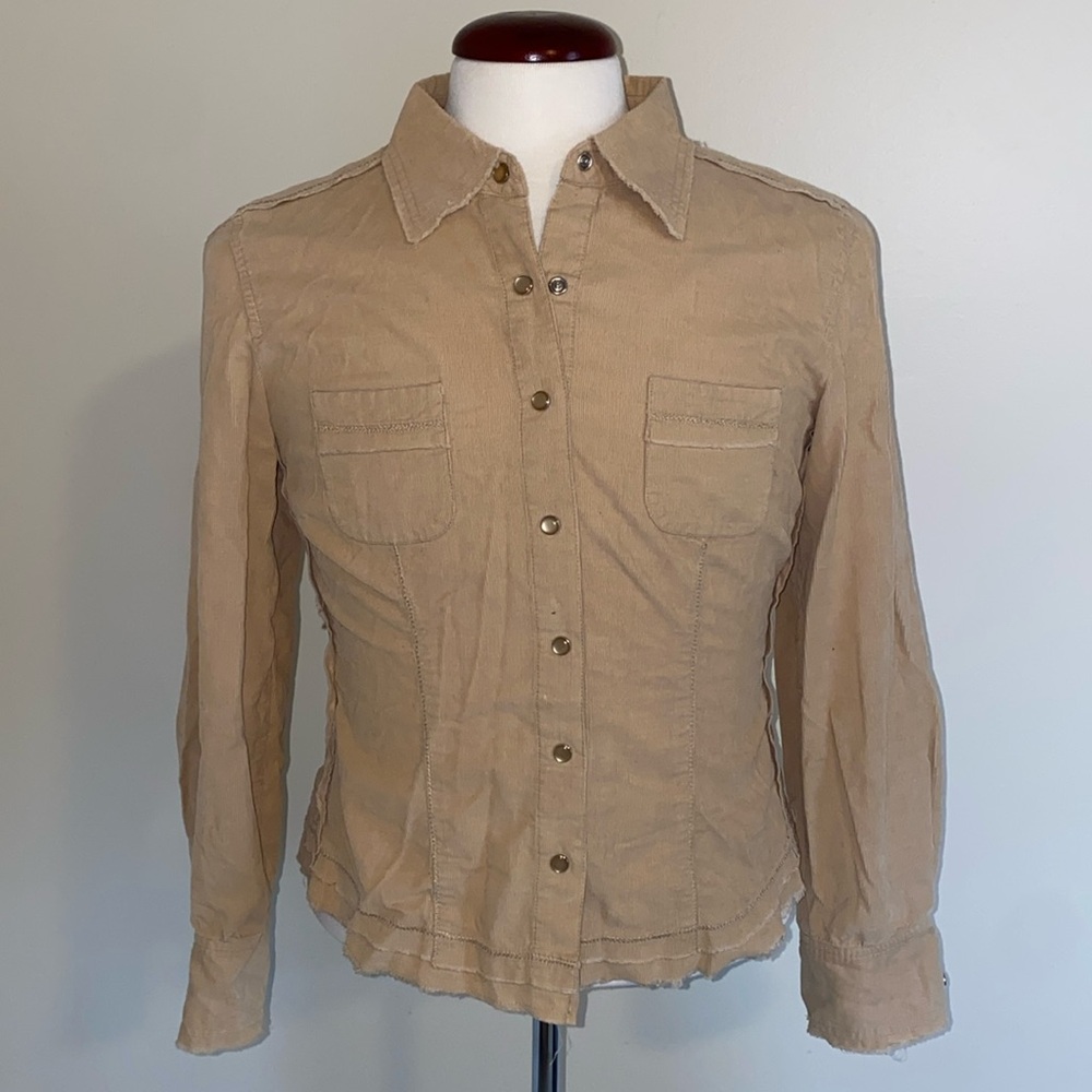 Gloria Vanderbilt Button-Up